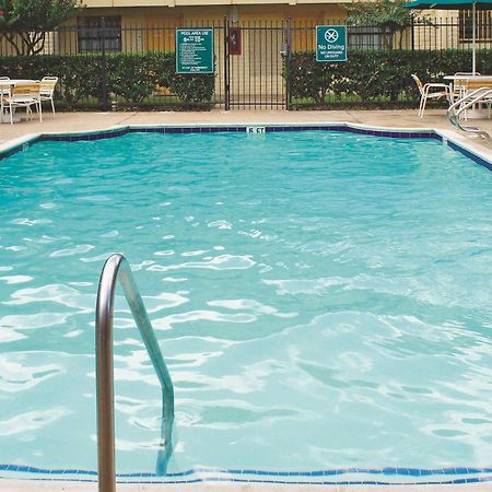 Baymont By Wyndham Houston La Porte Εξωτερικό φωτογραφία