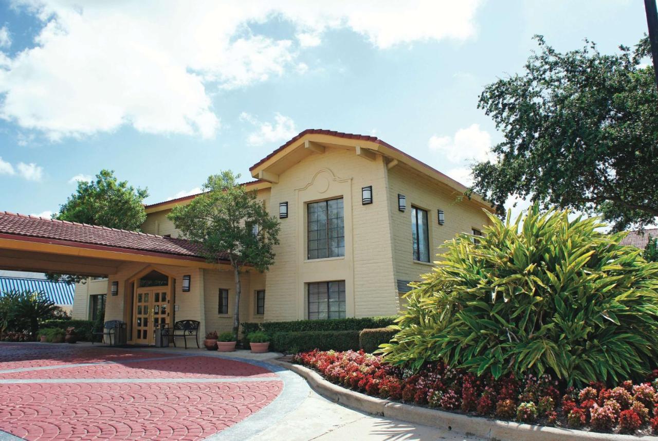 Baymont By Wyndham Houston La Porte Εξωτερικό φωτογραφία