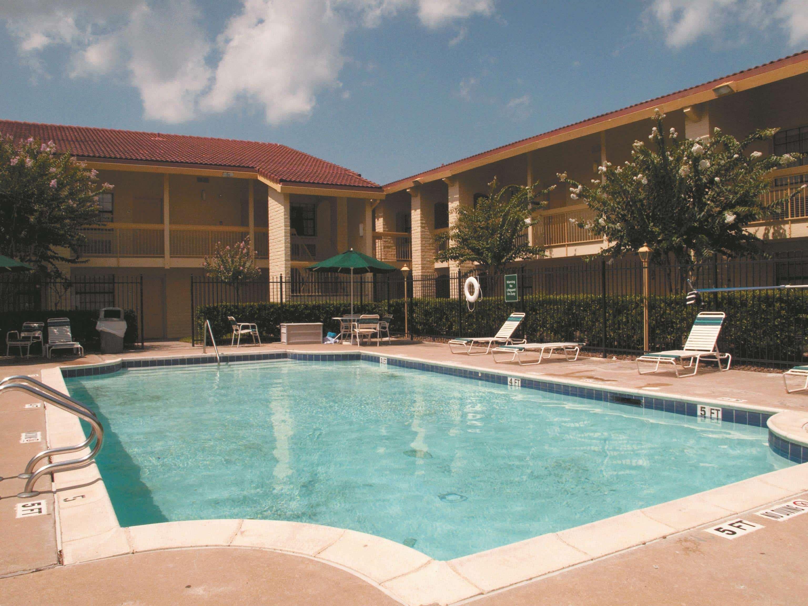 Baymont By Wyndham Houston La Porte Εξωτερικό φωτογραφία