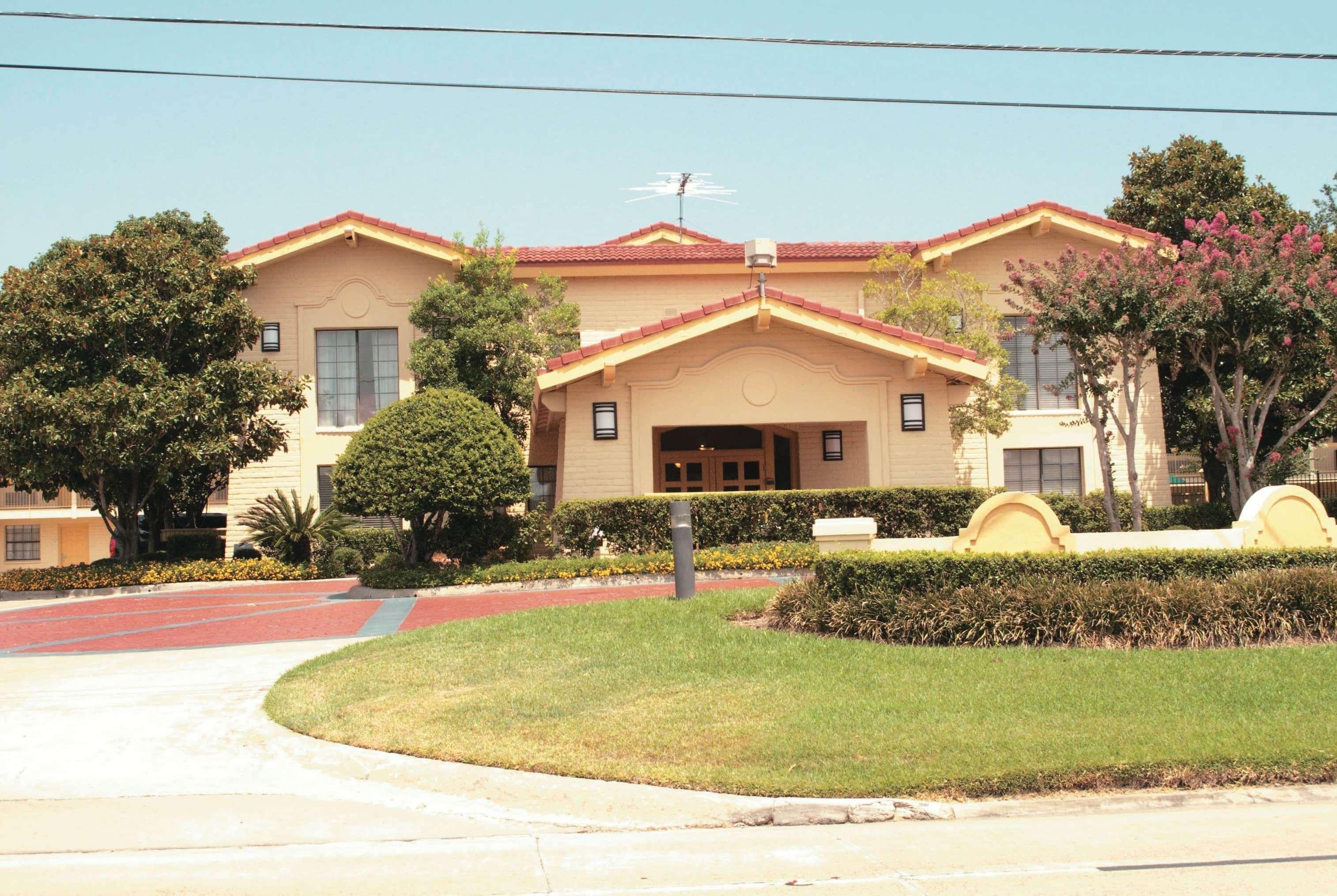 Baymont By Wyndham Houston La Porte Εξωτερικό φωτογραφία
