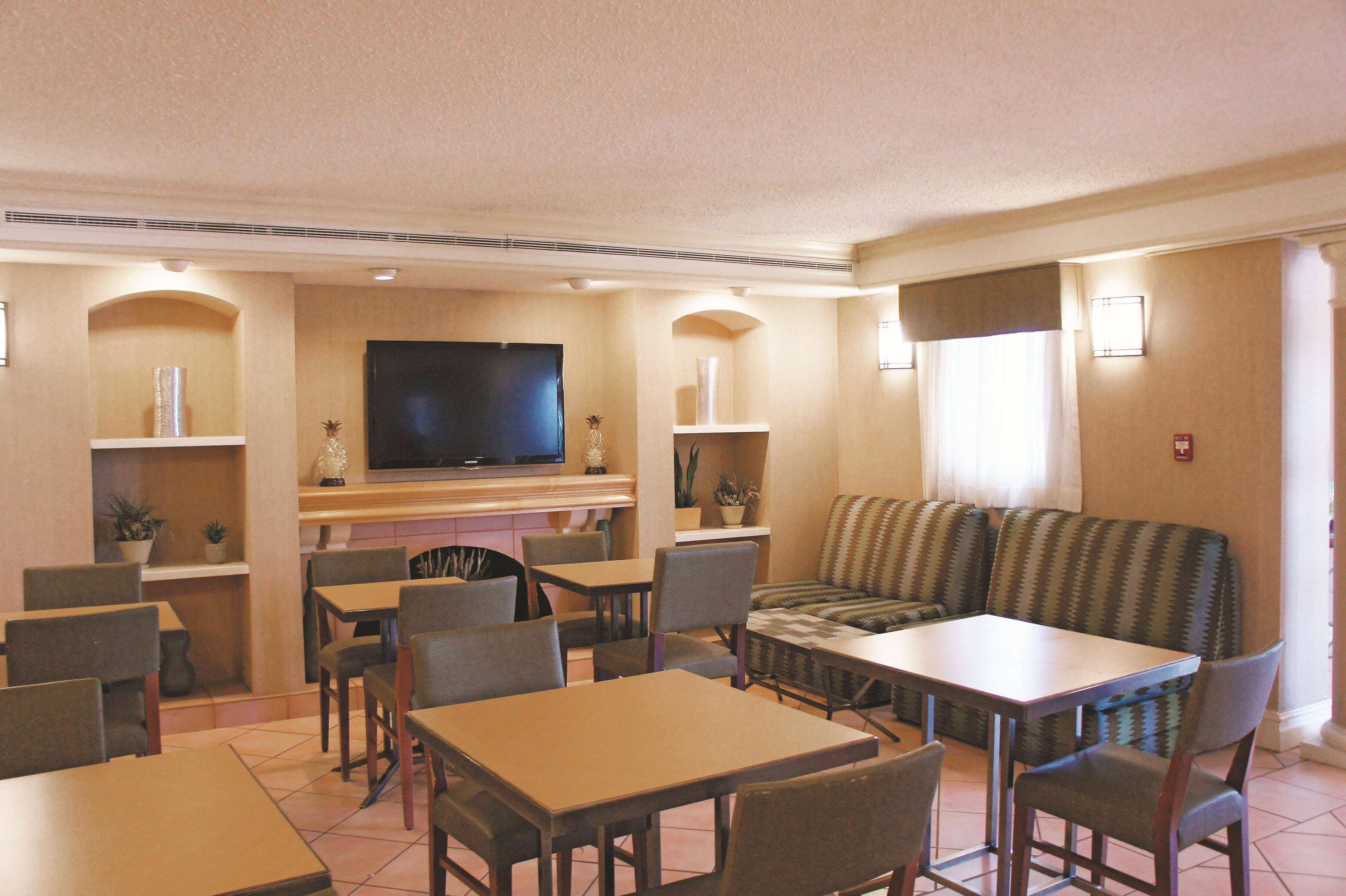 Baymont By Wyndham Houston La Porte Εξωτερικό φωτογραφία